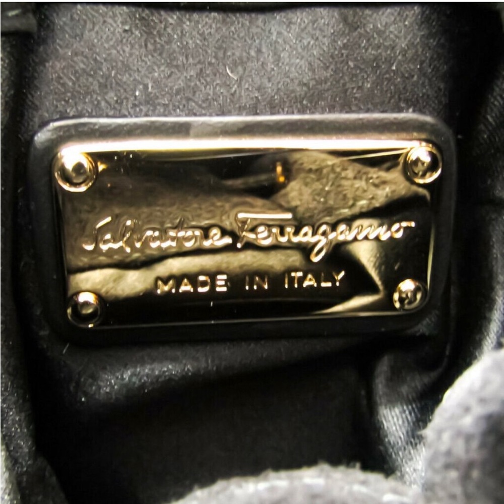 Salvatore Ferragamo: Includes dust bag, box and receipt. Used very few times. - Picture 3 of 6